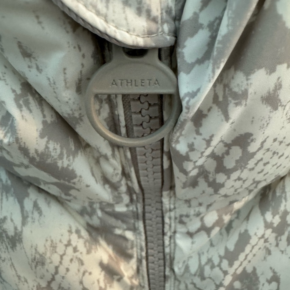 Athleta Women's Patterned Puffer Jacket - image 3